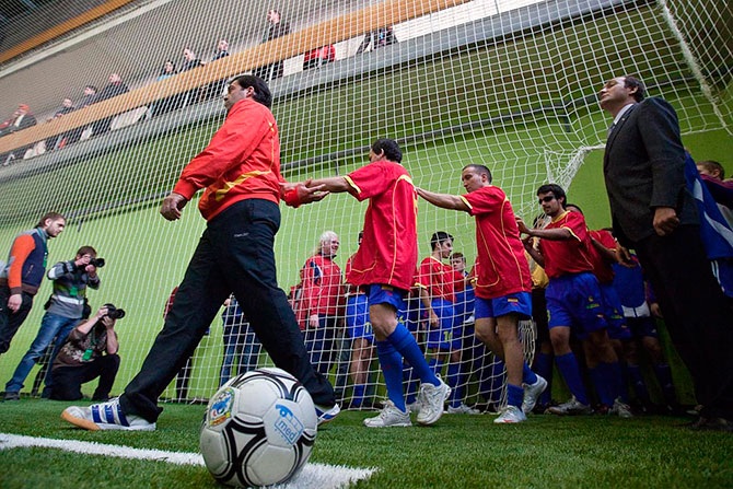 Футбол в темноте