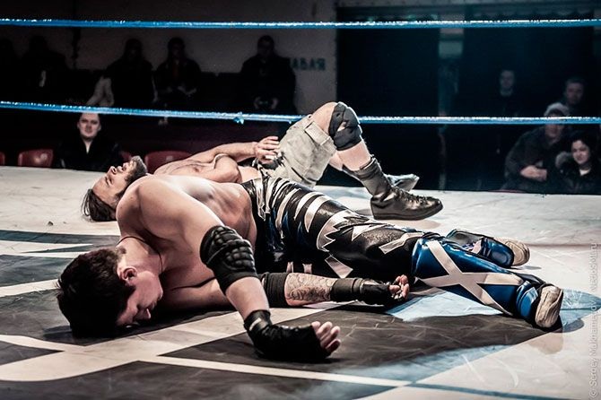 Рестлинг за кулисами (24 фото)