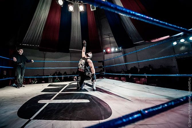 Рестлинг за кулисами (24 фото)