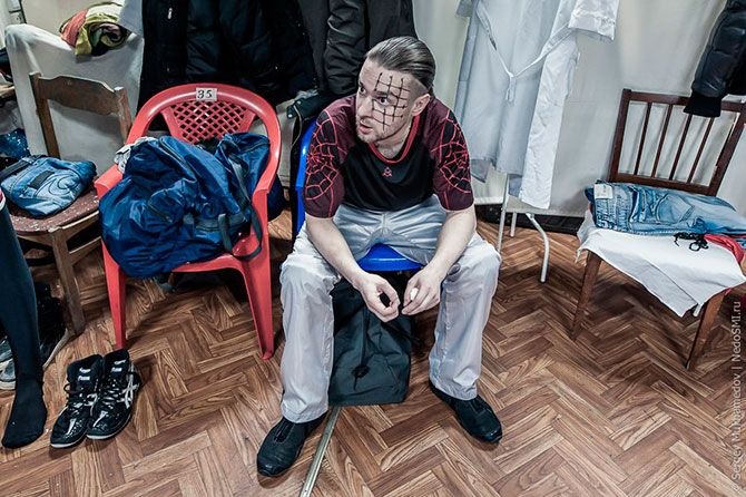 Рестлинг за кулисами (24 фото)