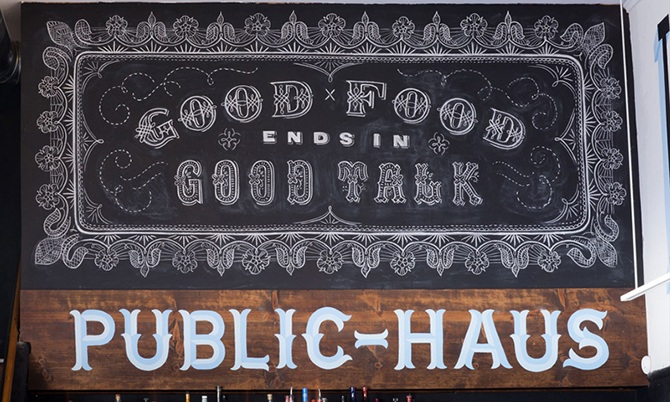 Удивительные афиши мелом от Даны Танамаши