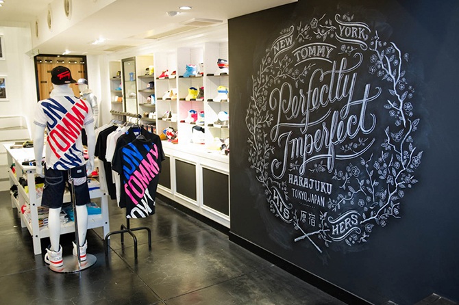 Удивительные афиши мелом от Даны Танамаши