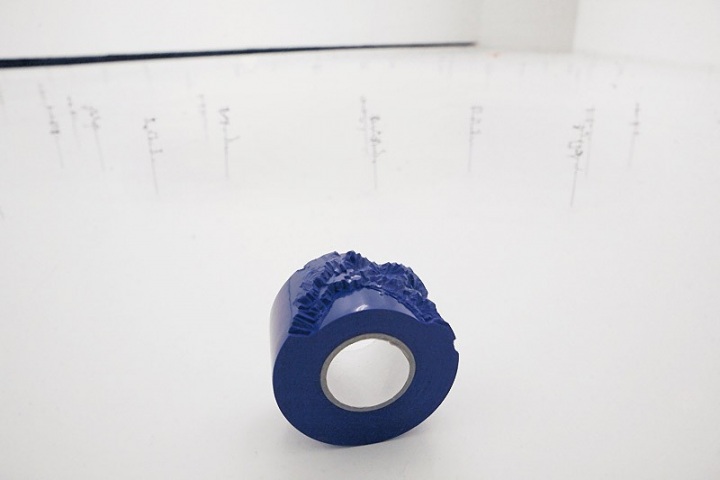 Удивительные микро-скульптуры, сделанные из повседневных вещей