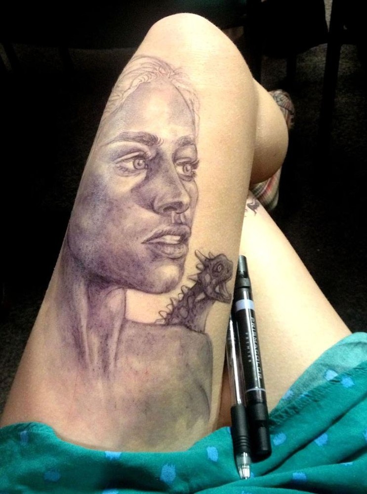 Ноги в качестве холста