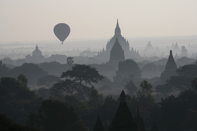 Известные города мира в тумане
