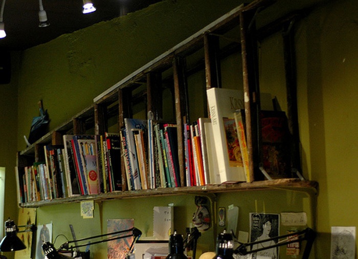 25 идей, как сделать книжную полку