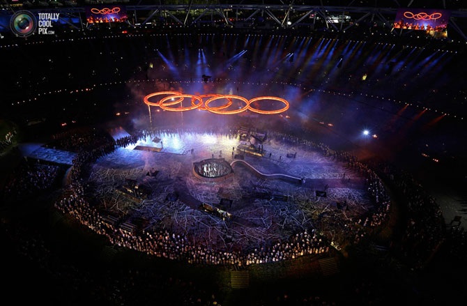 Сцены из жизни разных стран