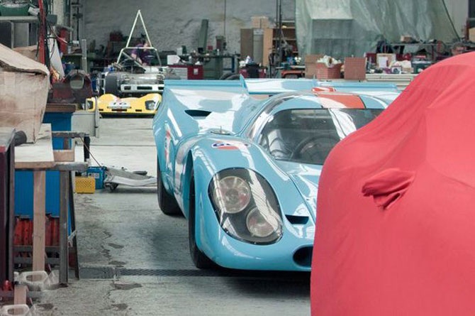 Скромный сарай или коллекция суперкаров